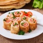 Pannenkoekrolletjes met zalm en roomkaas